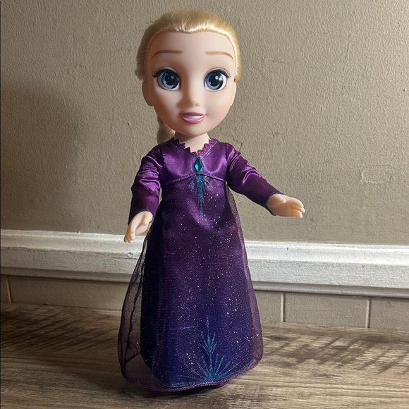 Disney Frozen 2 Elsa Musical Doll that sings "Into the Unknown". Lots More - Picture 1 of 11